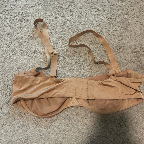 SKIMS unlined balconette bra size 36C - Picture 2 of 4